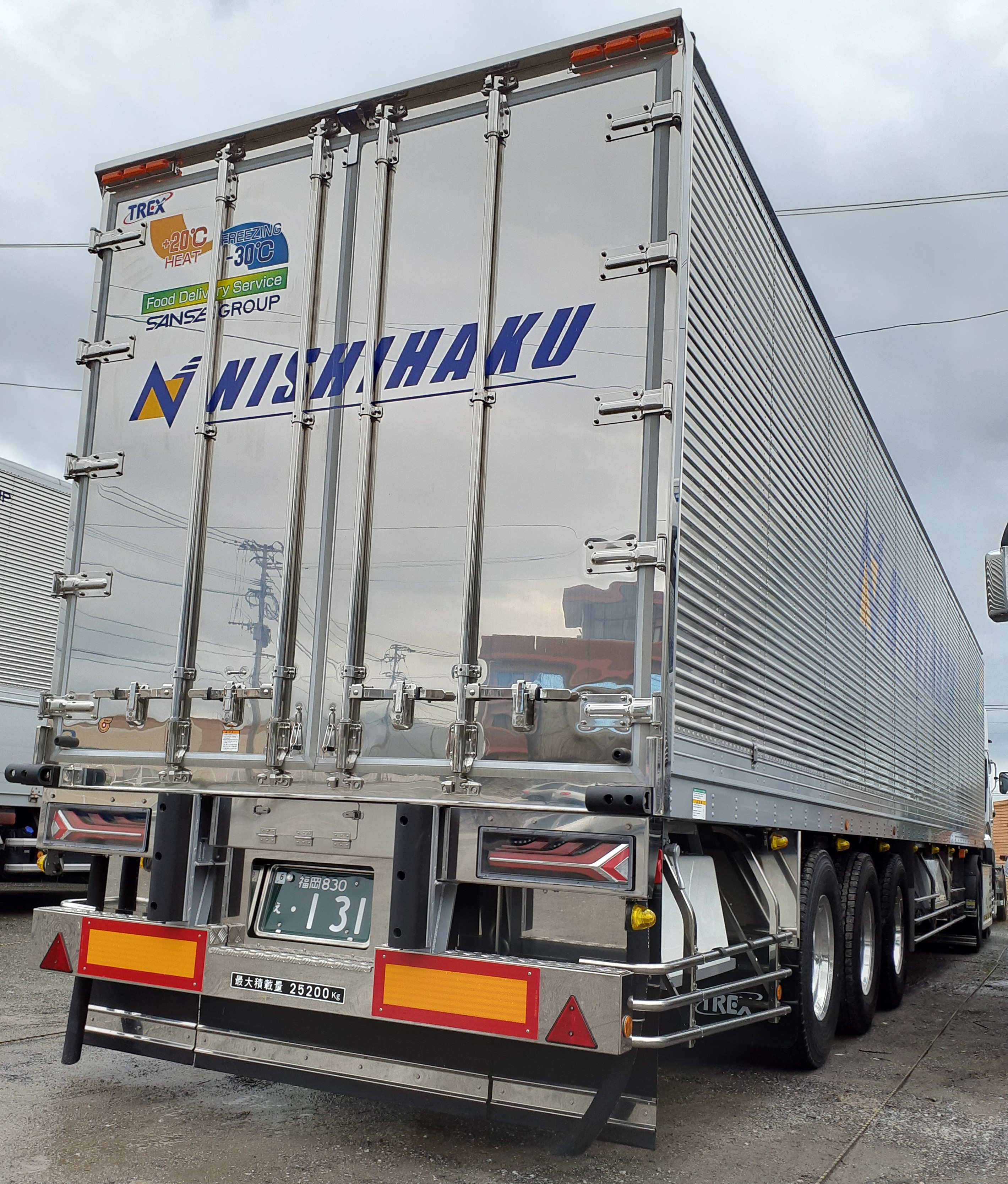 トレーラーヘッド写真4